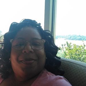 Meet your Posher, Yolanda